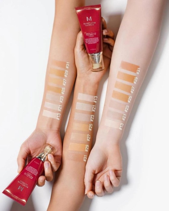 missha-m-perfect-cover-bb-cream-odcienie-21-23-25-27-swatche.webp